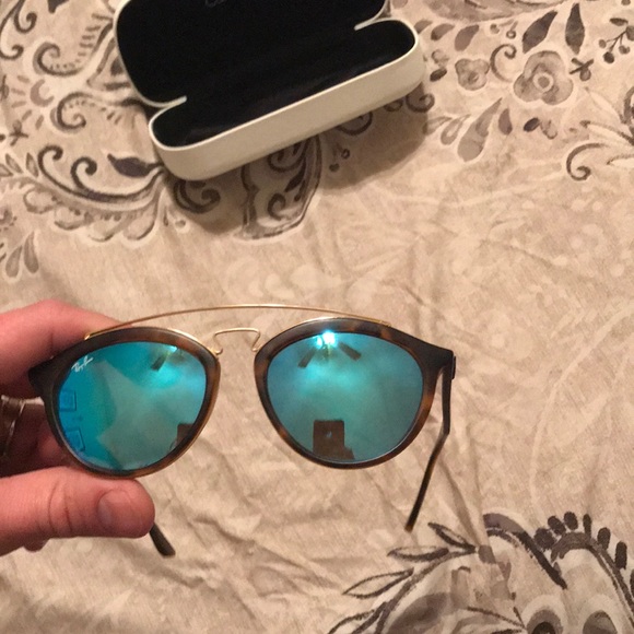 Sunglasses - Picture 4 of 8